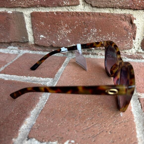 Oscar de la Renta Tortoise Shell Sunglasses Mod 1334 Womens Designer Cat Eye NEW